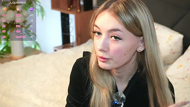 Snapshot of FlairCunard chatting on 02/03/25, 09:29 FlairCunard online show from 02/03/25, 09:29