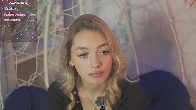 Snapshot of FlairCunard chatting on 02/10/25, 06:13 FlairCunard online show from 02/10/25, 06:13