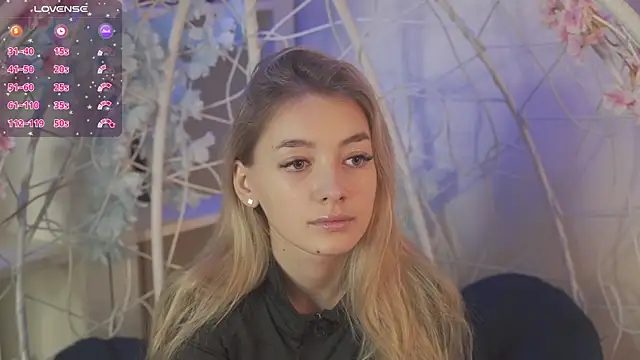 Snapshot of FlairCunard chatting on 02/11/25, 03:29 FlairCunard online show from 02/11/25, 03:29