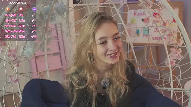 Snapshot of FlairCunard chatting on 02/18/25, 03:32 FlairCunard online show from 02/18/25, 03:32