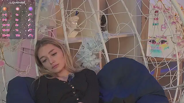 Snapshot of FlairCunard chatting on 02/19/25, 12:46 FlairCunard online show from 02/19/25, 12:46