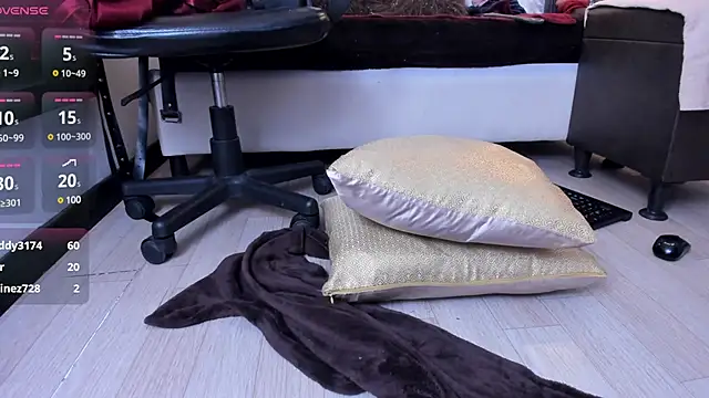 Snapshot of brigittemiller chatting on 02/10/25, 09:47 brigittemiller online show from 02/10/25, 09:47