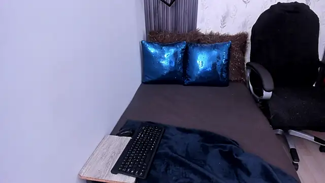 Snapshot of brigittemiller chatting on 03/17/25, 06:53 brigittemiller online show from 03/17/25, 06:53