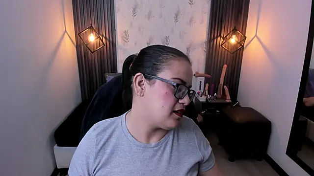 Snapshot of brigittemiller chatting on 09/19/25, 04:07 brigittemiller online show from 09/19/25, 04:07