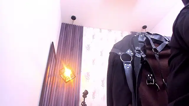 Snapshot of brigittemiller chatting on 11/25/25, 04:18 brigittemiller online show from 11/25/25, 04:18