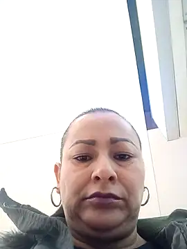 Snapshot of ScarletGlow1 chatting on 10/01/25, 03:29 ScarletGlow1 online show from 10/01/25, 03:29