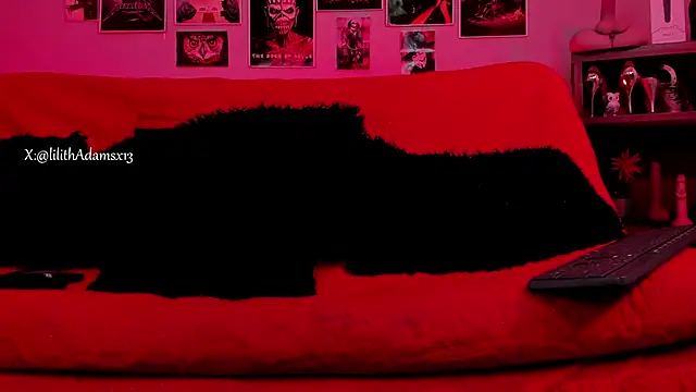 lilith-deveraux online show from 10/22/25, 02:06