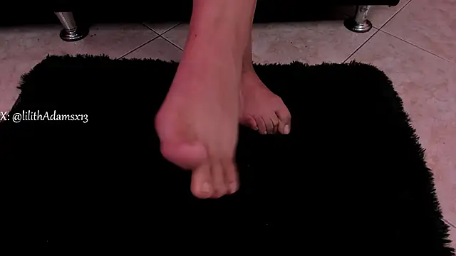 lilith-deveraux online show from 10/28/25, 02:20