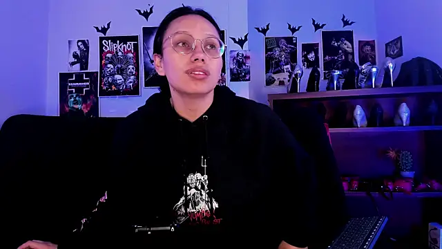 Snapshot of lilith-deveraux chatting on 07/09/26, 04:33 lilith-deveraux online show from 07/09/26, 04:33