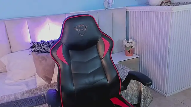 dayanne07 online show from 02/08/25, 02:05