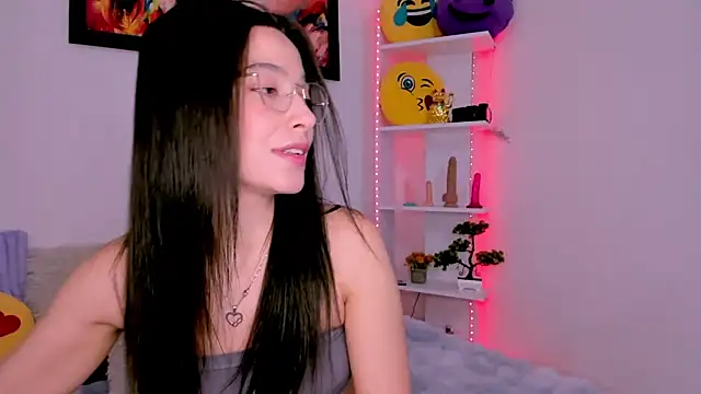 Snapshot of Manuelaa_mejiia chatting on 10/06/25, 02:03 Manuelaa mejiia online show from 10/06/25, 02:03