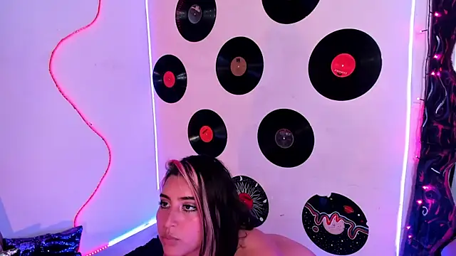  dahian14  online show from 01/08/25, 05:05