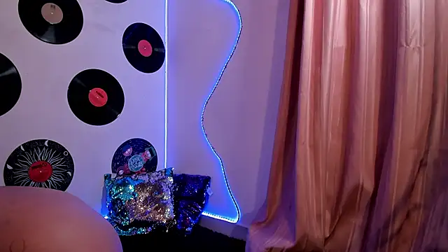 Snapshot of _dahian14_ chatting on 01/24/25, 12:31 dahian14 online show from 01/24/25, 12:31