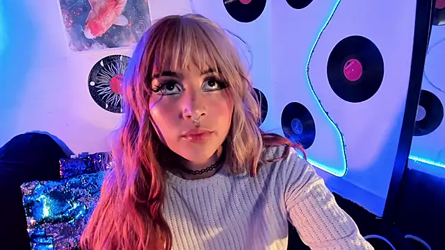 Snapshot of _dahian14_ chatting on 03/08/25, 04:23 dahian14 online show from 03/08/25, 04:23