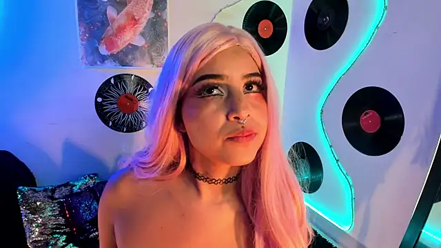 Snapshot of _dahian14_ chatting on 03/11/25, 04:32 dahian14 online show from 03/11/25, 04:32