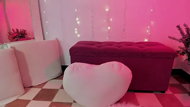 Snapshot of _dahian14_ chatting on 10/17/25, 05:10 dahian14 online show from 10/17/25, 05:10