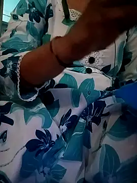 gunjan22 online show from 09/17/25, 09:55