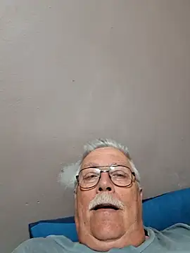 Snapshot of NawtyB1965 chatting on 10/03/25, 03:36 NawtyB1965 online show from 10/03/25, 03:36