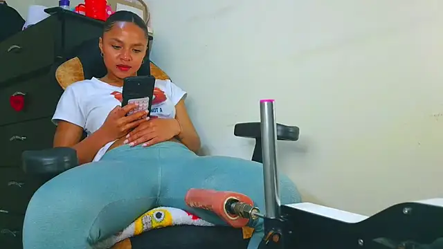 Samary thomas online show from 03/26/26, 03:12