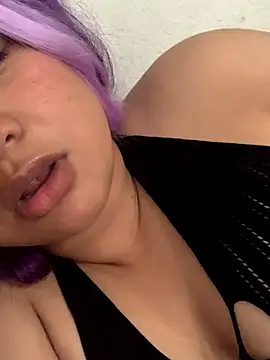 Snapshot of arielopal chatting on 11/10/25, 04:33 arielopal online show from 11/10/25, 04:33