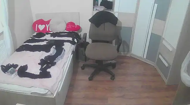 uleglasuczPL online show from 02/25/25, 04:46