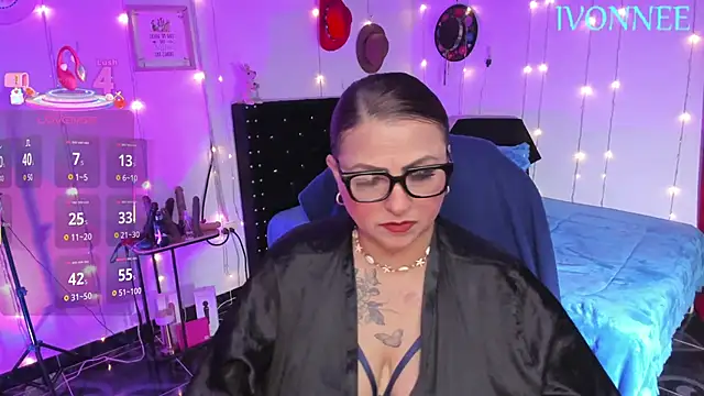 Ivonnee   online show from 02/09/26, 09:35