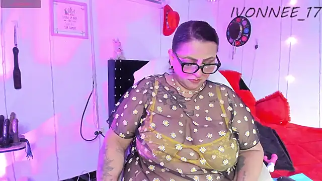 Ivonnee   online show from 03/17/26, 02:38