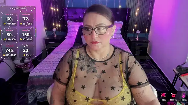 Ivonnee   online show from 07/04/26, 04:29