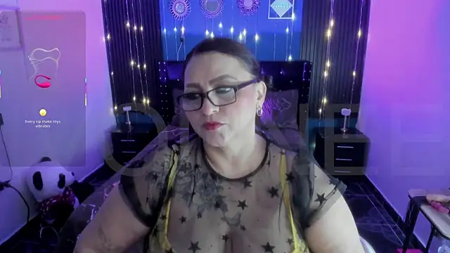 Ivonnee   online show from 07/19/26, 12:03