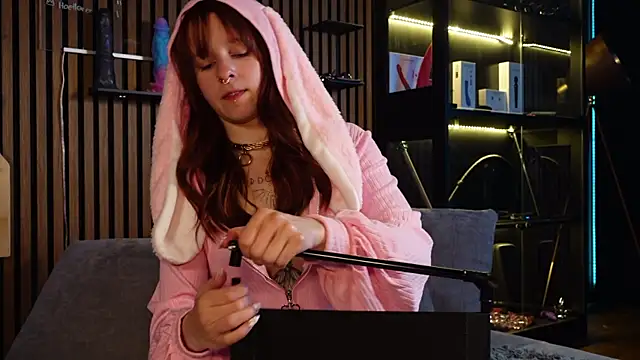 Izzy Inked online show from 04/02/26, 12:25