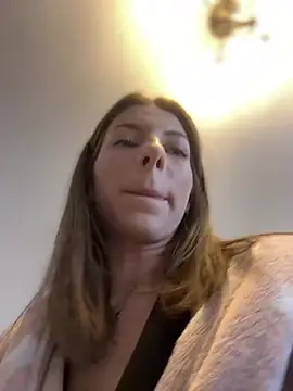 Mia Ethan online show from 01/28/25, 11:49