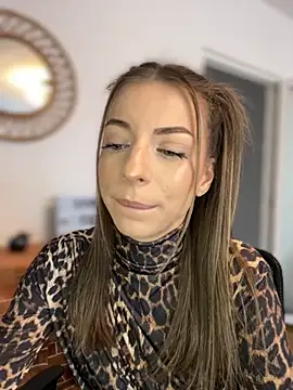 Mia Ethan online show from 10/22/25, 08:03