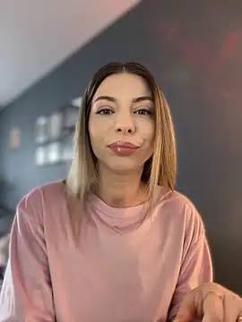 Mia Ethan online show from 04/03/26, 10:02