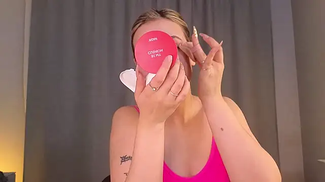 Snapshot of EthalGold chatting on 10/17/25, 02:59 EthalGold online show from 10/17/25, 02:59