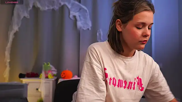 Snapshot of EthalGold chatting on 11/07/25, 03:06 EthalGold online show from 11/07/25, 03:06