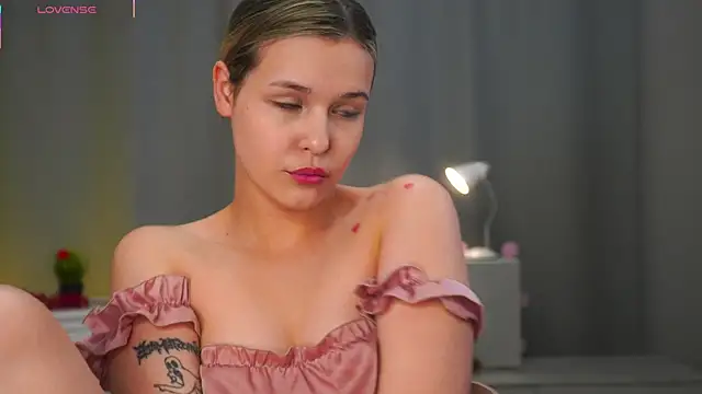 Snapshot of EthalGold chatting on 11/16/25, 03:12 EthalGold online show from 11/16/25, 03:12