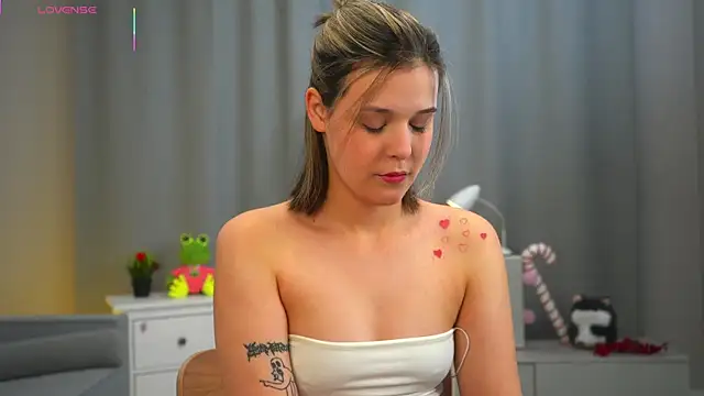 Snapshot of EthalGold chatting on 12/18/25, 03:12 EthalGold online show from 12/18/25, 03:12