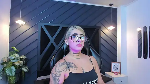 Alahia Dangelo online show from 09/18/25, 11:34