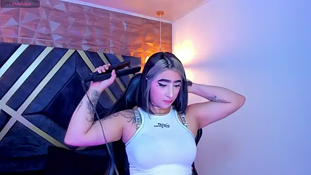 Alahia Dangelo online show from 10/10/25, 11:31