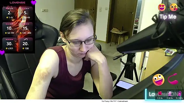 Snapshot of Tyra-Wild chatting on 01/04/25, 11:54 Tyra-Wild online show from 01/04/25, 11:54