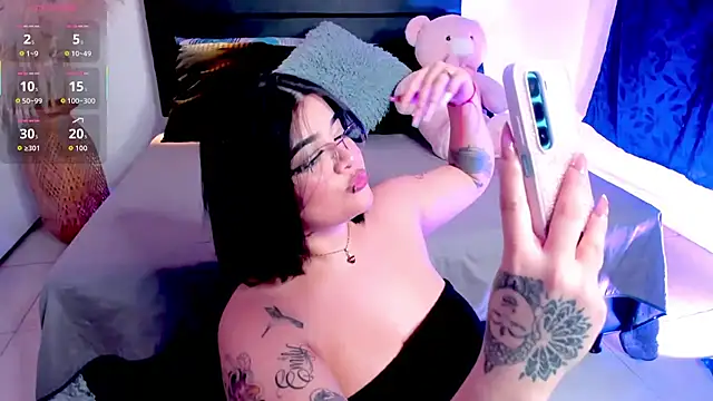  ValeryStone  online show from 11/13/25, 07:24