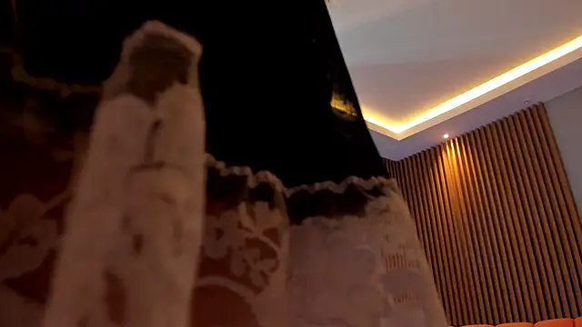 Snapshot of Eilin_clio chatting on 02/20/25, 12:25 Eilin clio online show from 02/20/25, 12:25