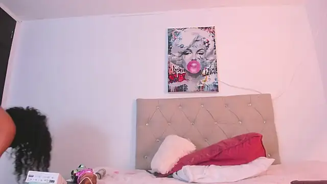 Snapshot of Milkdulce1 chatting on 02/21/25, 09:13 Milkdulce1 online show from 02/21/25, 09:13