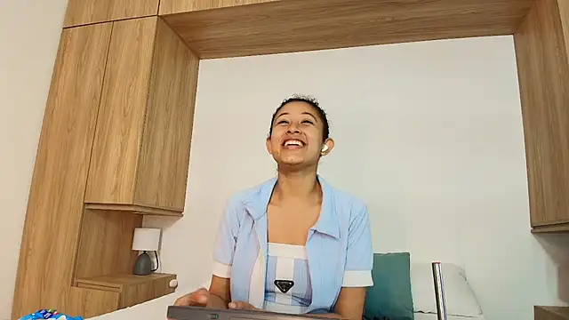 Snapshot of Milkdulce1 chatting on 10/08/25, 07:33 Milkdulce1 online show from 10/08/25, 07:33