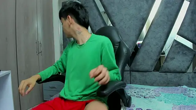 Yef Thin online show from 10/17/25, 03:20