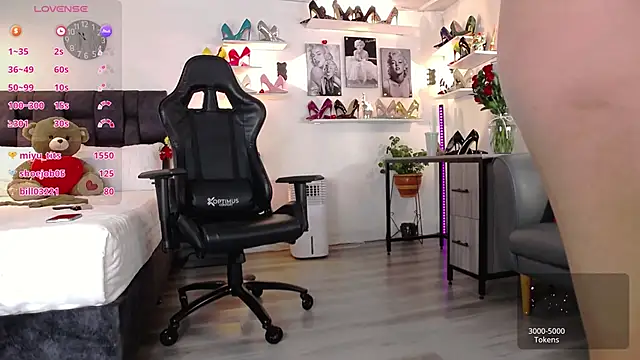 Snapshot of Carlajohnson chatting on 02/16/25, 04:53 Carlajohnson online show from 02/16/25, 04:53