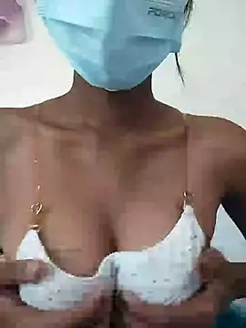 Snapshot of Chamari075 chatting on 02/11/25, 04:22 Chamari075 online show from 02/11/25, 04:22