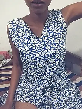 Snapshot of Chamari075 chatting on 09/22/25, 04:31 Chamari075 online show from 09/22/25, 04:31