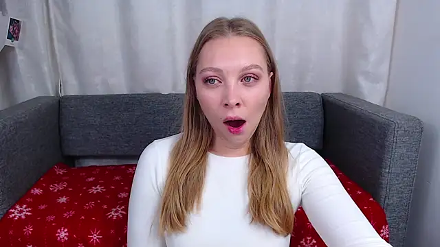 bellaa love  online show from 11/18/25, 12:05