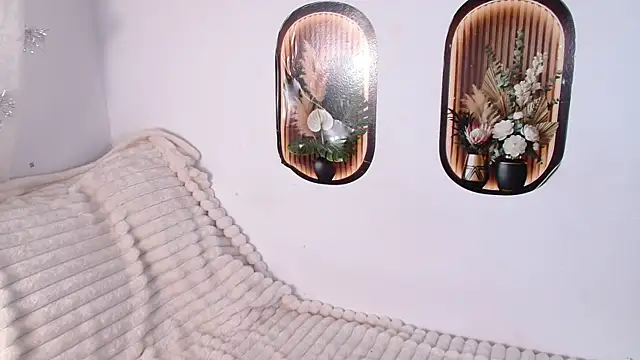bellaa love  online show from 04/29/26, 12:27